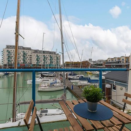 On The Water With Free Parking - By My Getaways Apartment Brighton Екстериор снимка