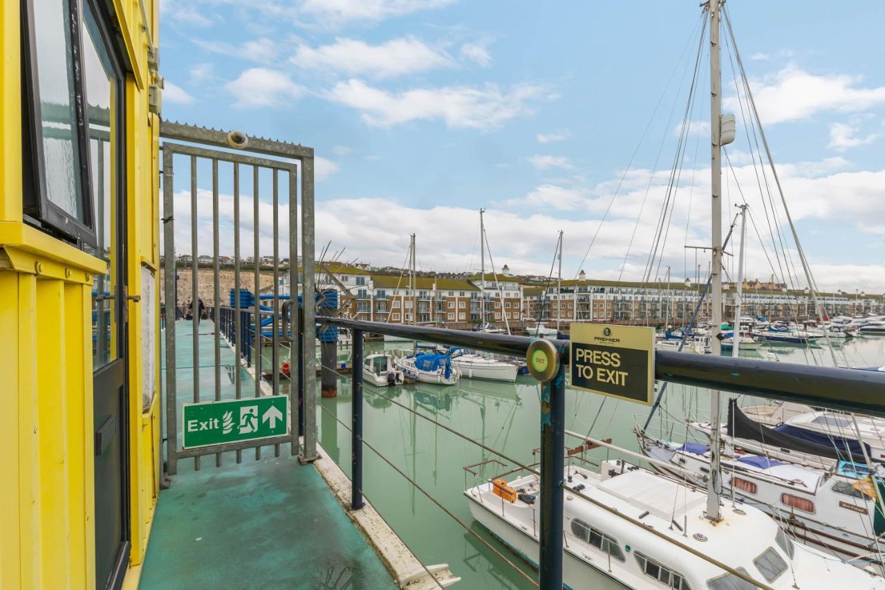 On The Water With Free Parking - By My Getaways Apartment Brighton Екстериор снимка