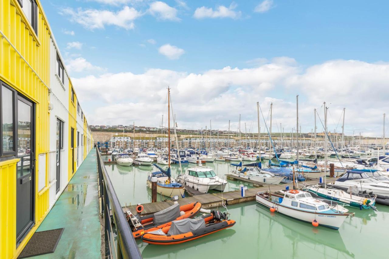 On The Water With Free Parking - By My Getaways Apartment Brighton Екстериор снимка