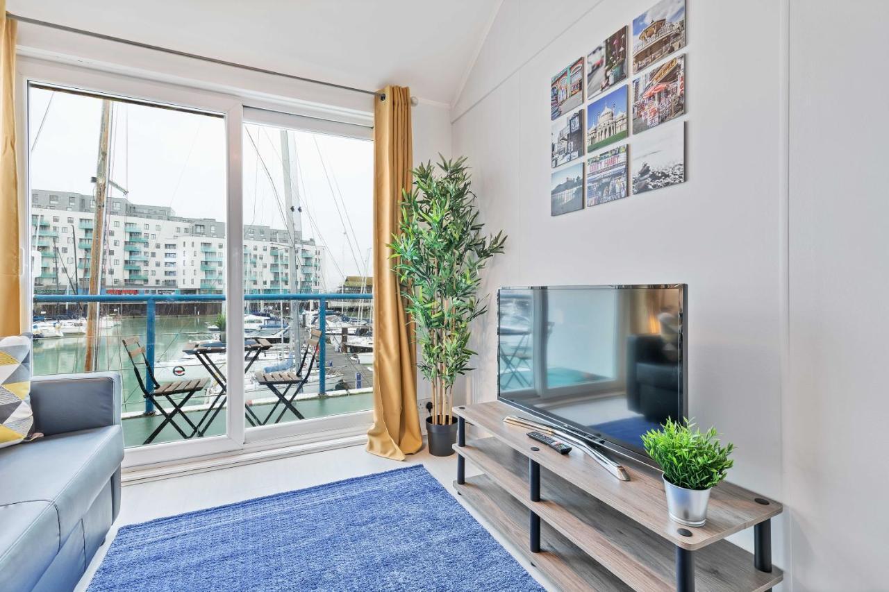 On The Water With Free Parking - By My Getaways Apartment Brighton Екстериор снимка